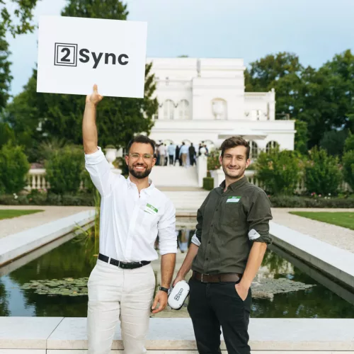 Our founders Moritz Loos and Julian Zietemann in front of the Hasso Plattner Foundation villa in Potsdam