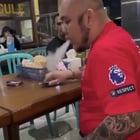 r/GuysBeingDudes - Dude is desperate